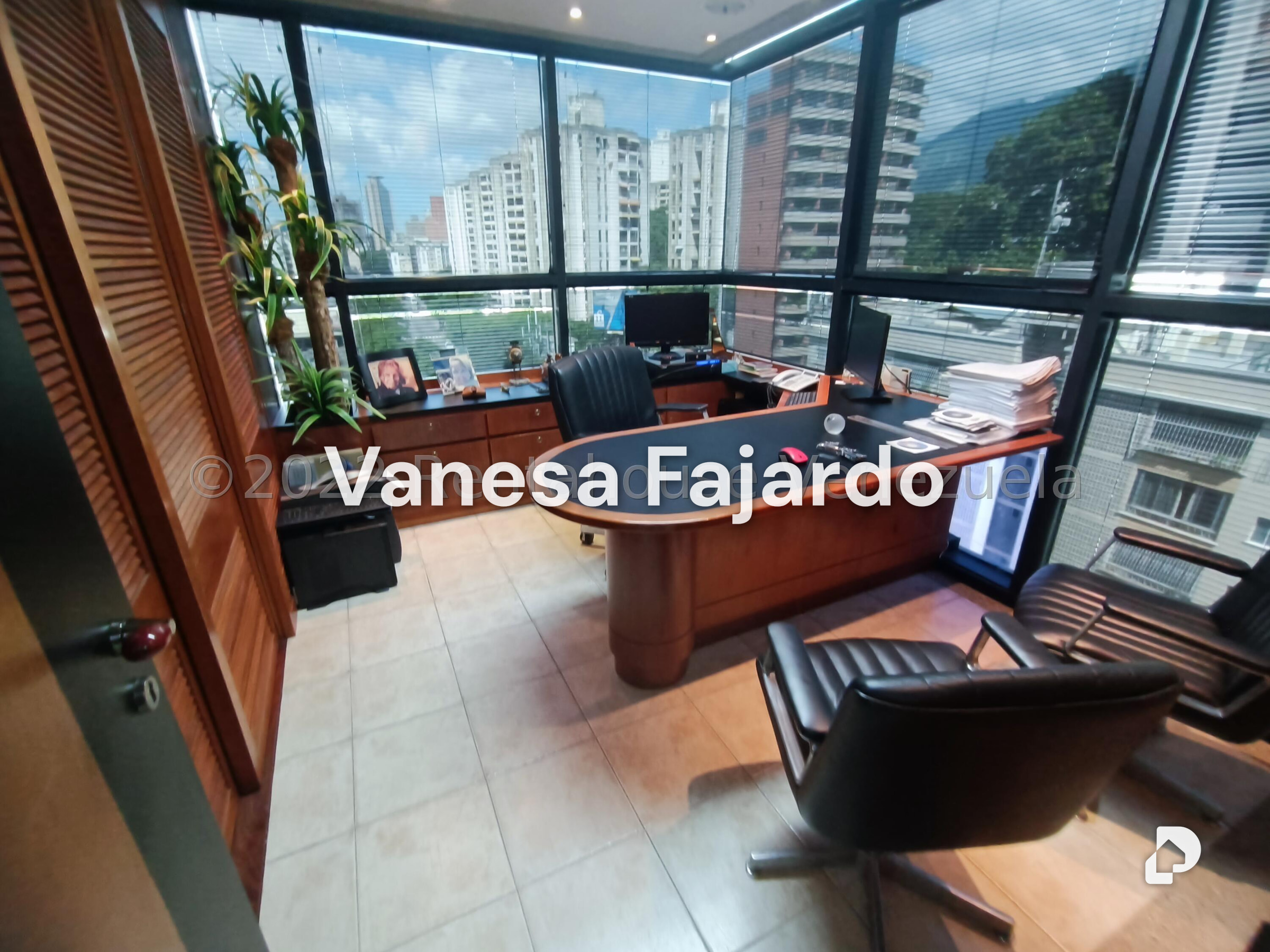 Oficina en El Bosque, Caracas – 20