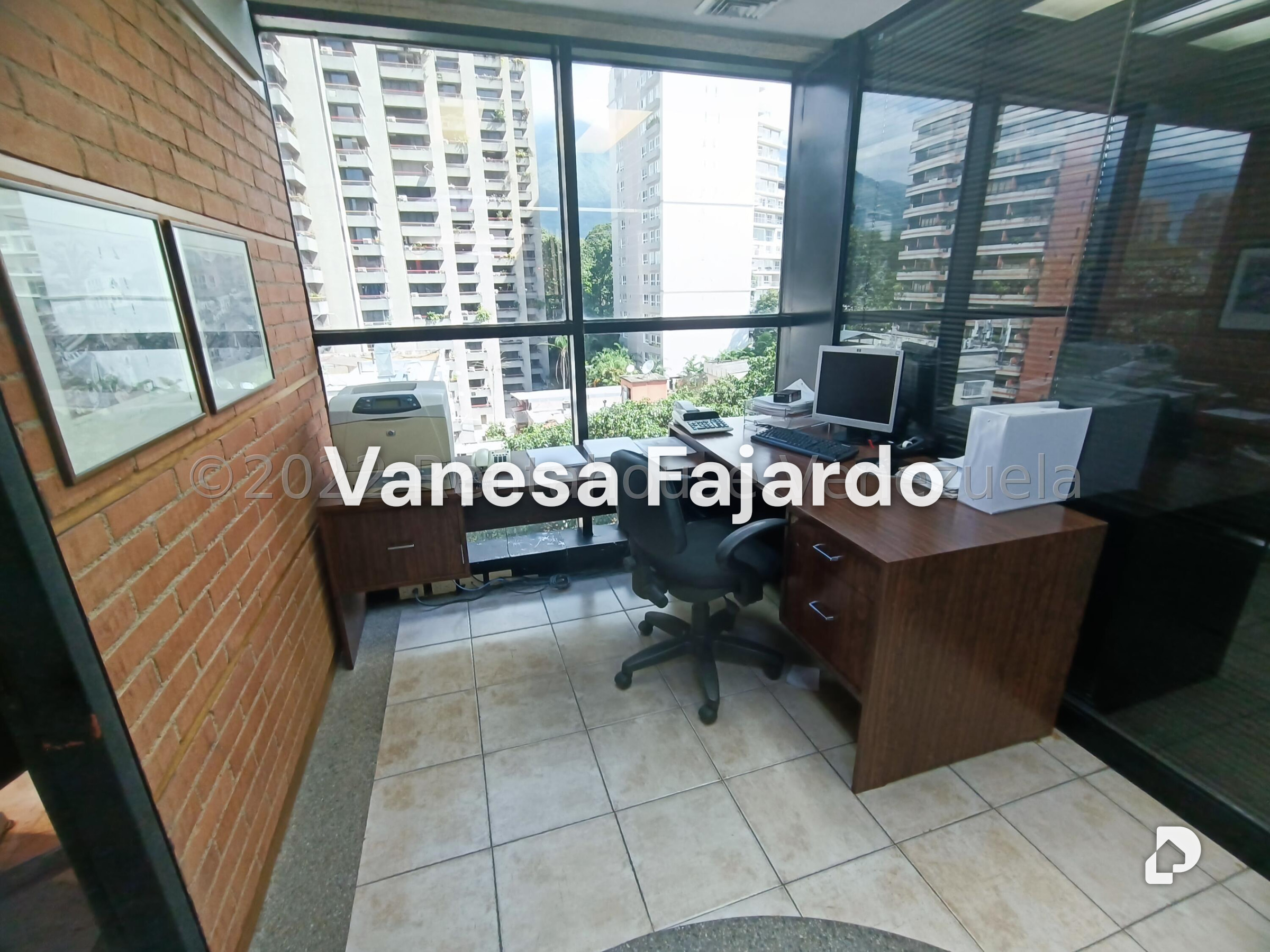Oficina en El Bosque, Caracas – 21