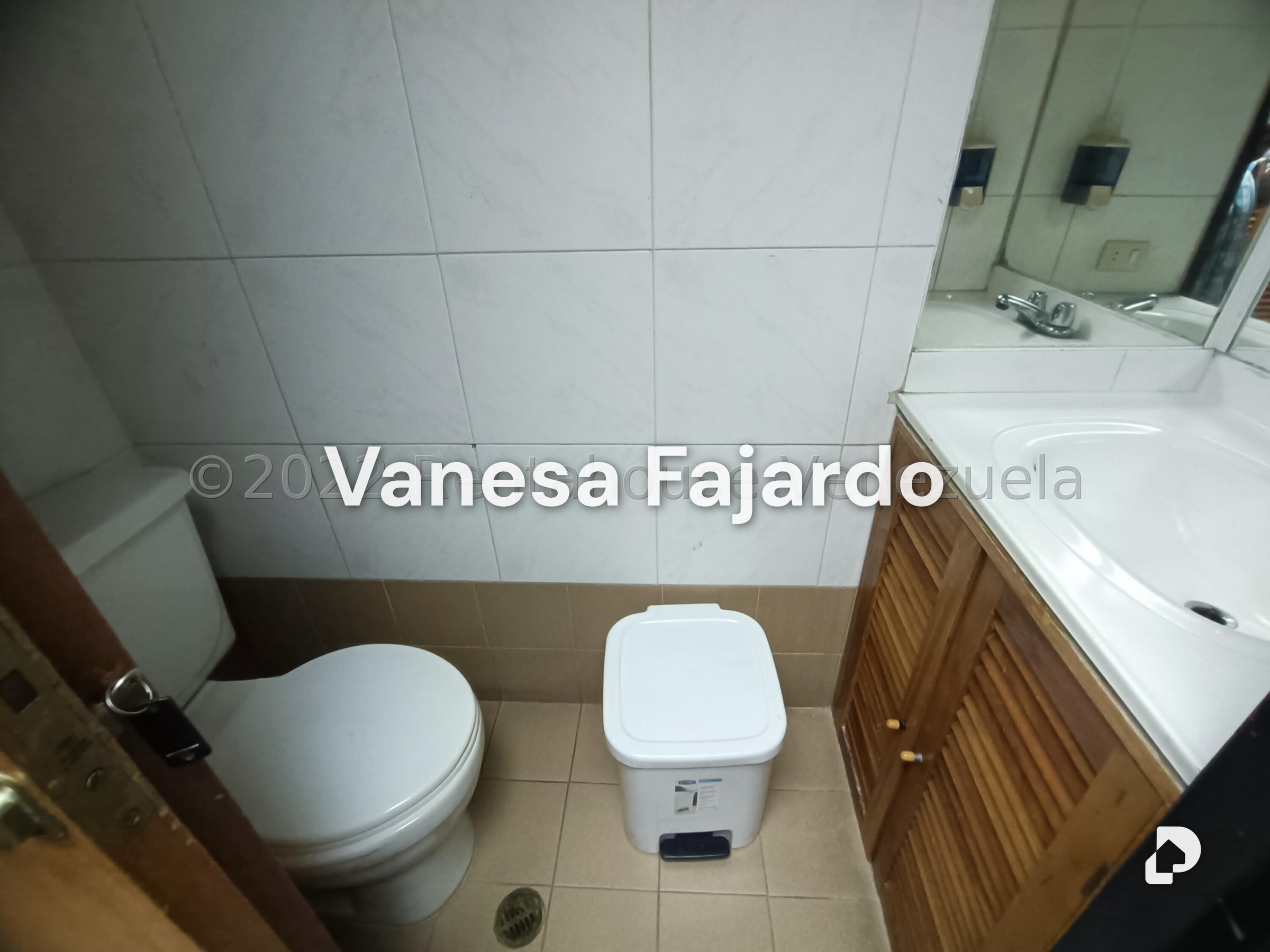 Oficina en El Bosque, Caracas – 26