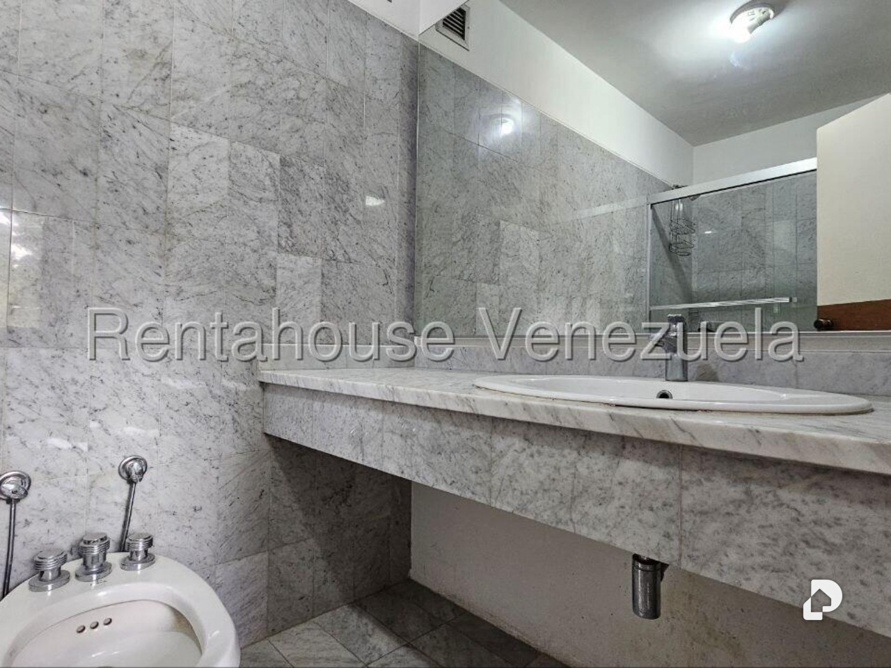 Apartamento en Campo Alegre, Caracas – 12