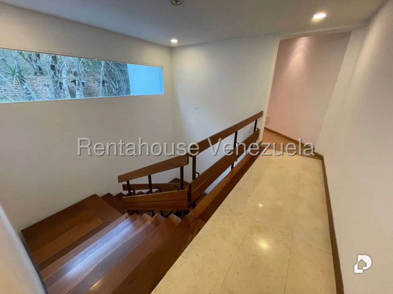 Casa en Alto Hatillo, Caracas – 30
