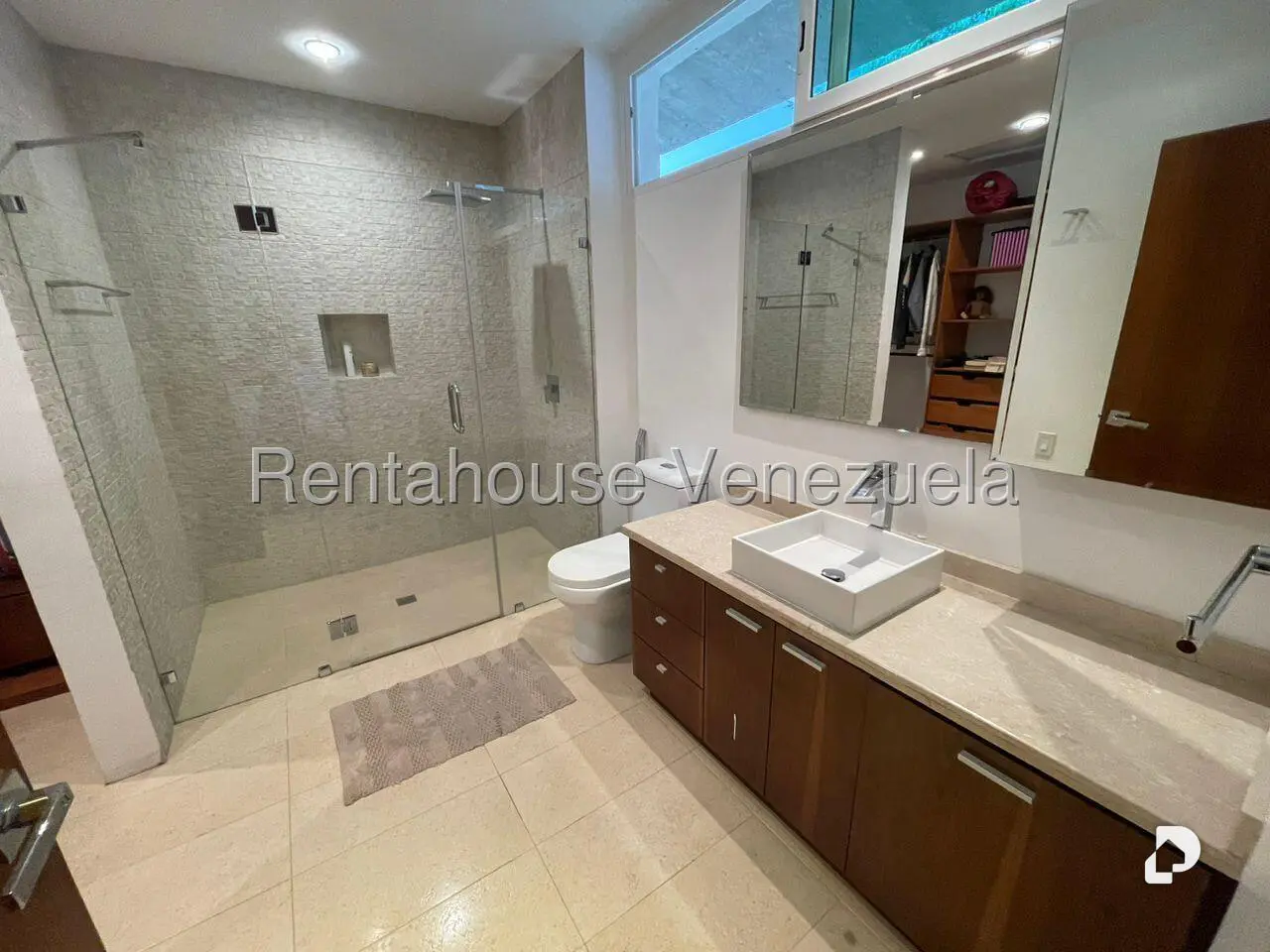 Casa en Alto Hatillo, Caracas – 22
