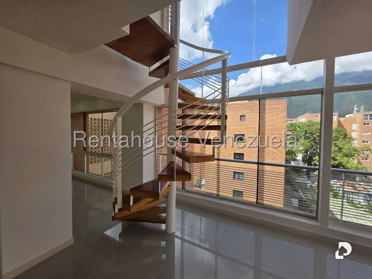 Apartamento en Campo Alegre, Caracas – 24