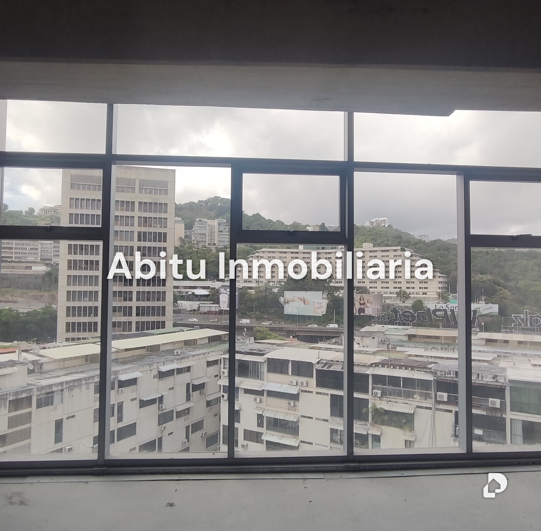 Oficina en Las Mercedes, Caracas – 9