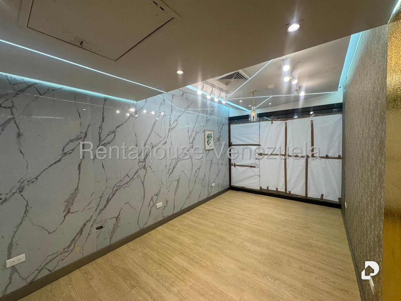 Commercial space in Santa Fe Norte, Caracas – 12