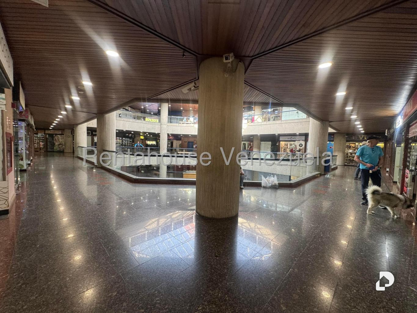 Commercial space in Santa Fe Norte, Caracas – 4