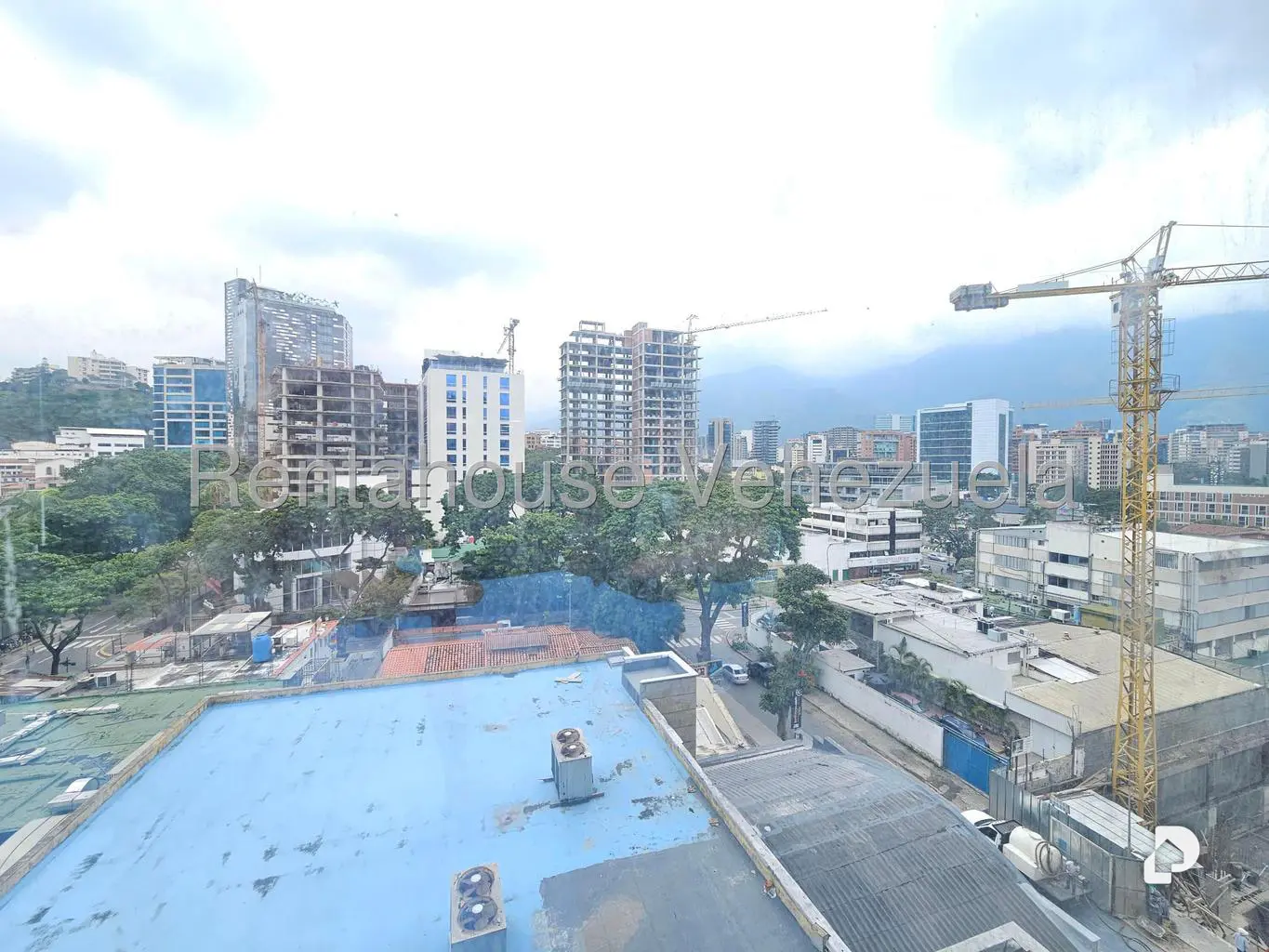 Oficina en Las Mercedes, Caracas