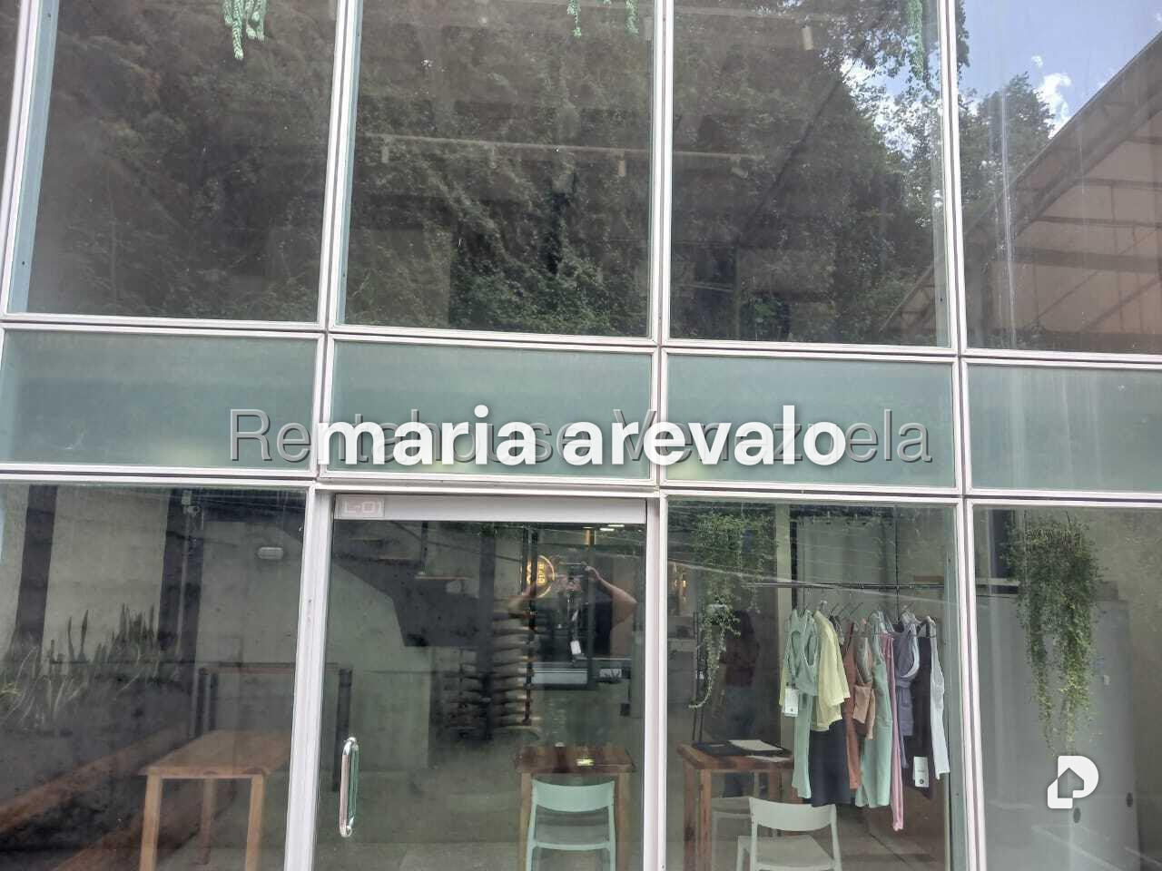 Local comercial en La Trinidad, Caracas – 17