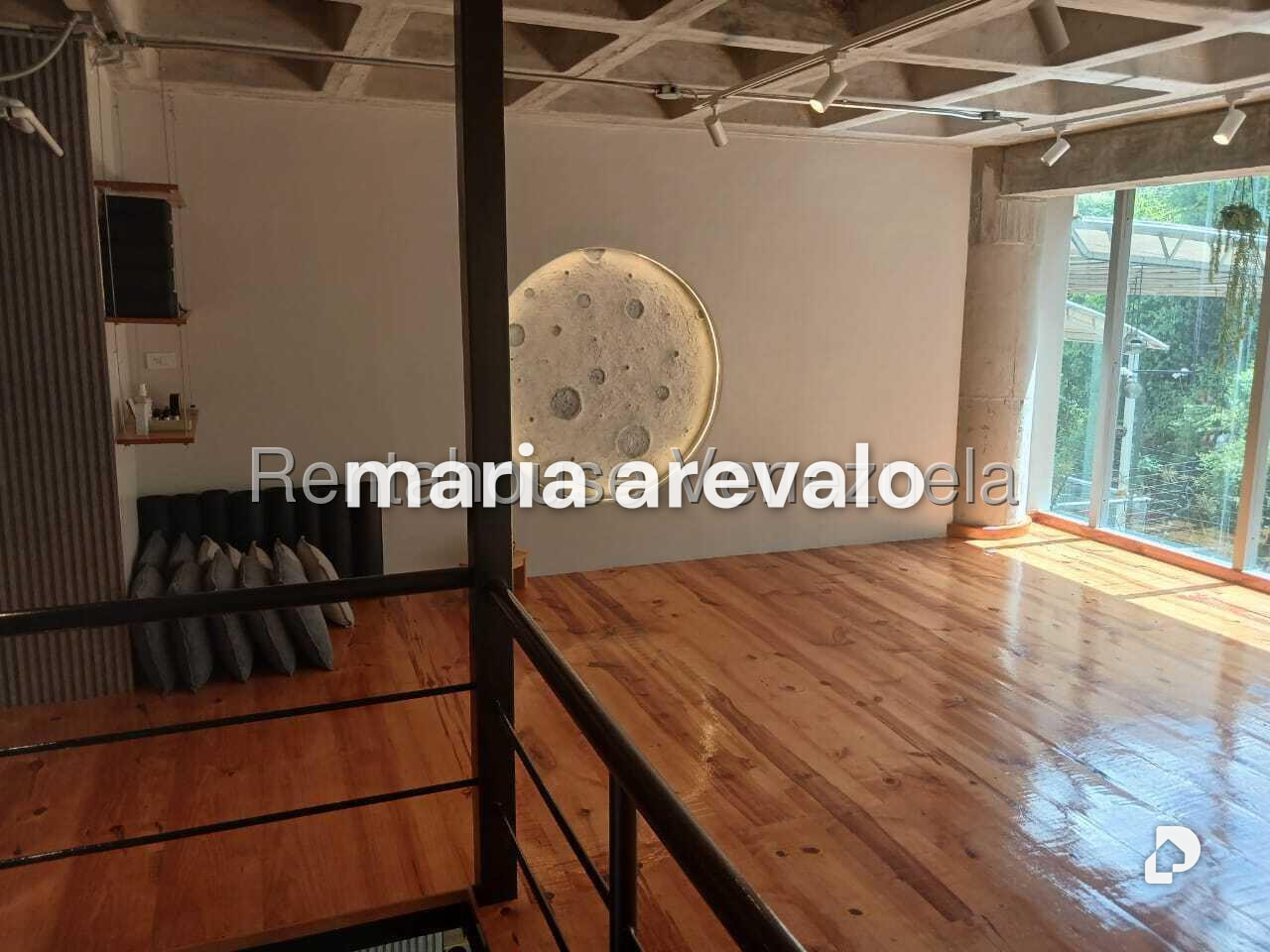 Local comercial en La Trinidad, Caracas – 24