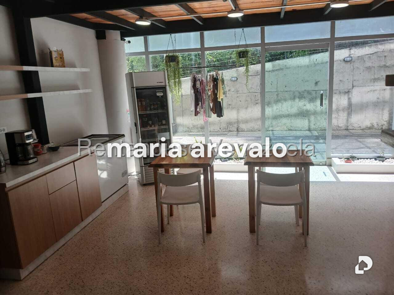 Local comercial en La Trinidad, Caracas – 11