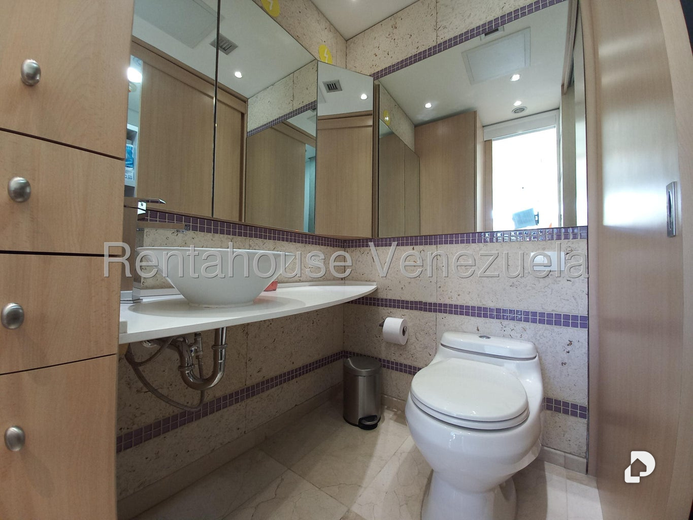 Local comercial en La Trinidad, Caracas – 20