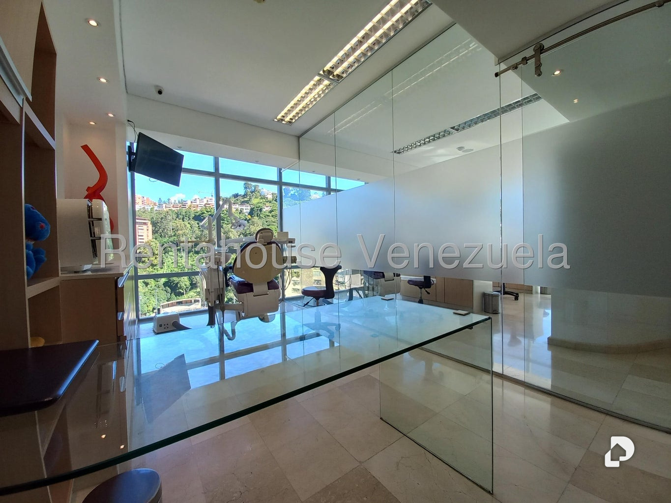 Local comercial en La Trinidad, Caracas – 3