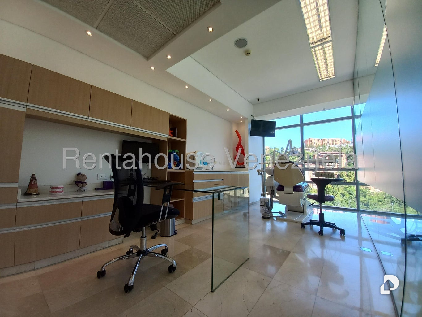 Local comercial en La Trinidad, Caracas – 2