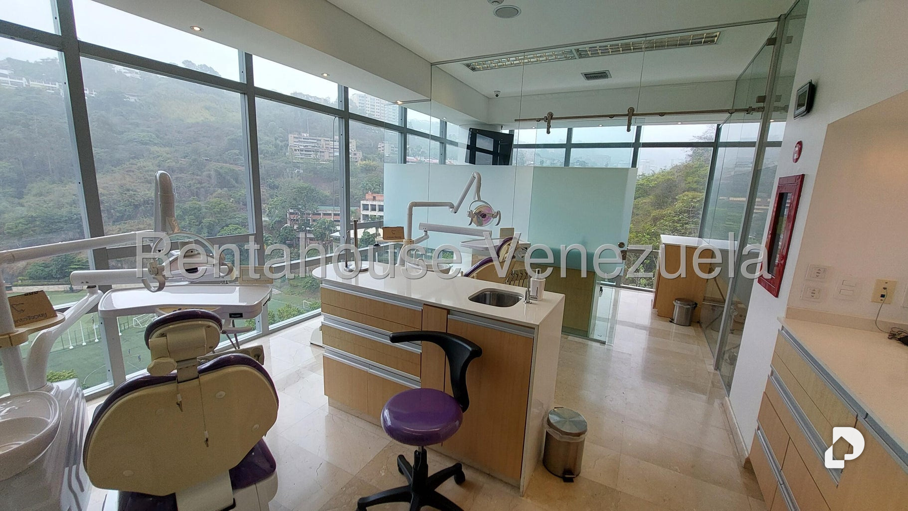 Local comercial en La Trinidad, Caracas – 9