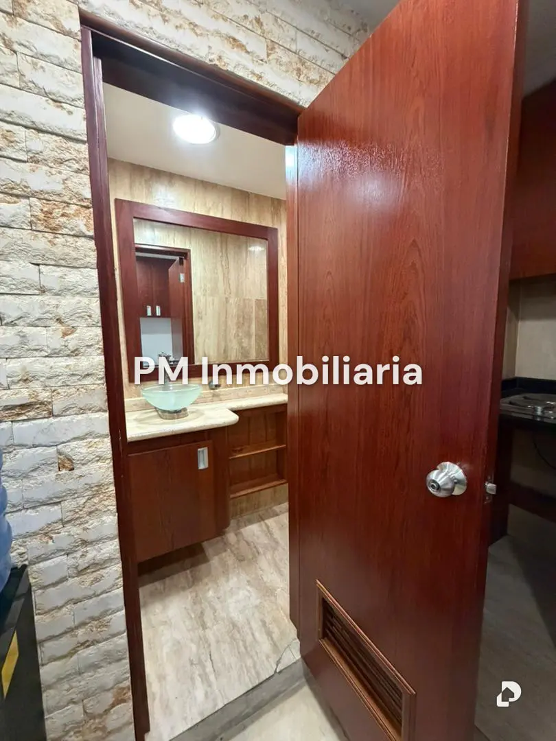 Oficina en Los Palos Grandes, Caracas – 8