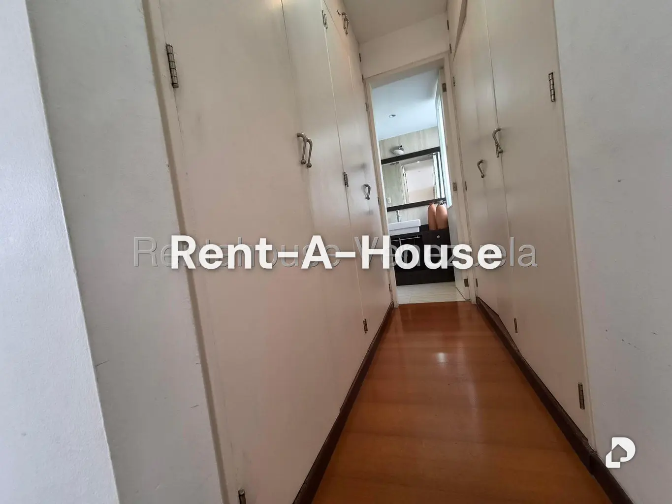 Apartamento en Los Naranjos (del Cafetal), Caracas – 28
