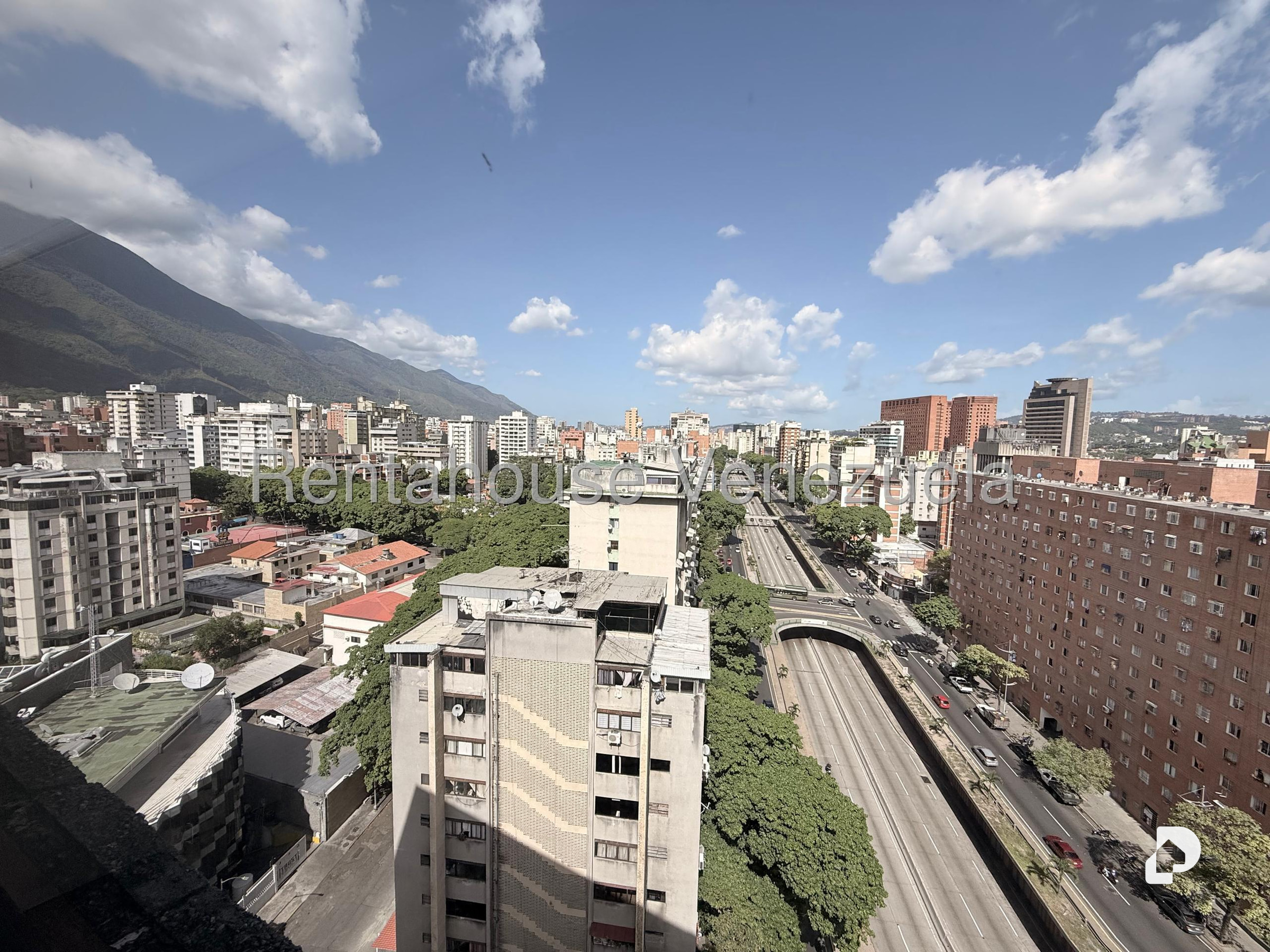 Oficina en Los Cedros, Caracas – 5