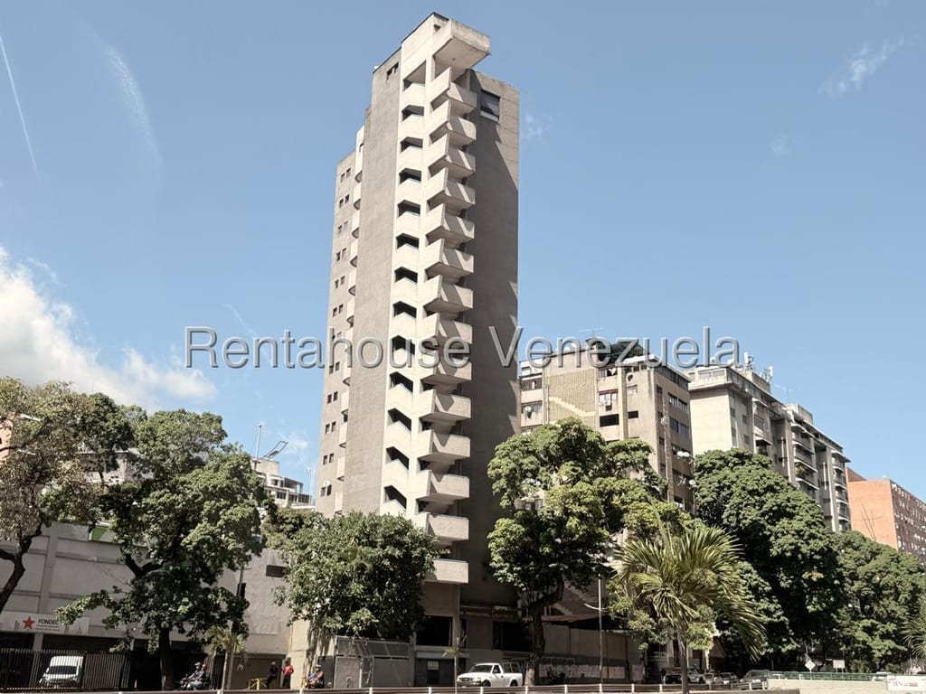 Oficina en Los Cedros, Caracas - 1