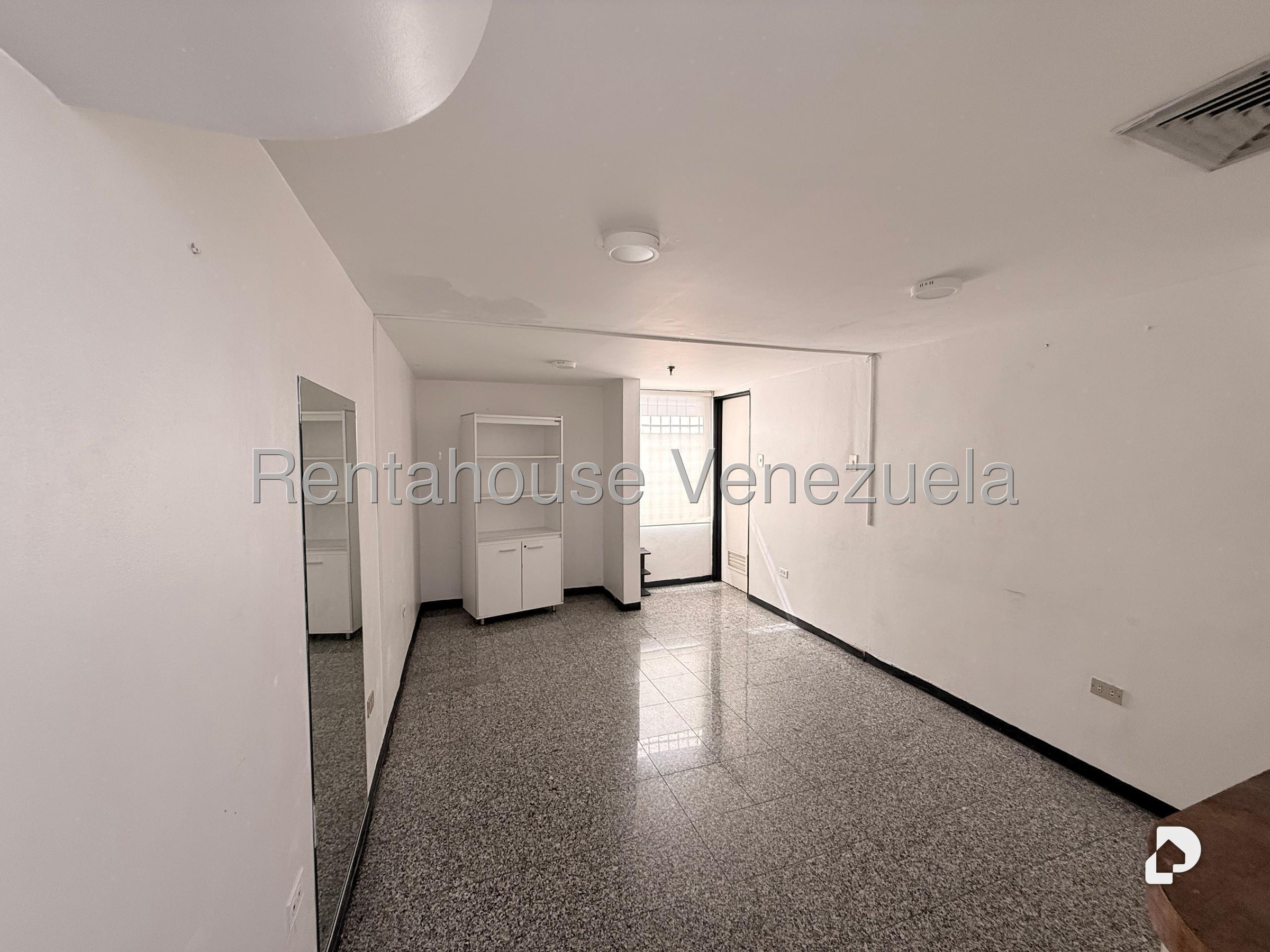 Oficina en Los Cedros, Caracas – 16