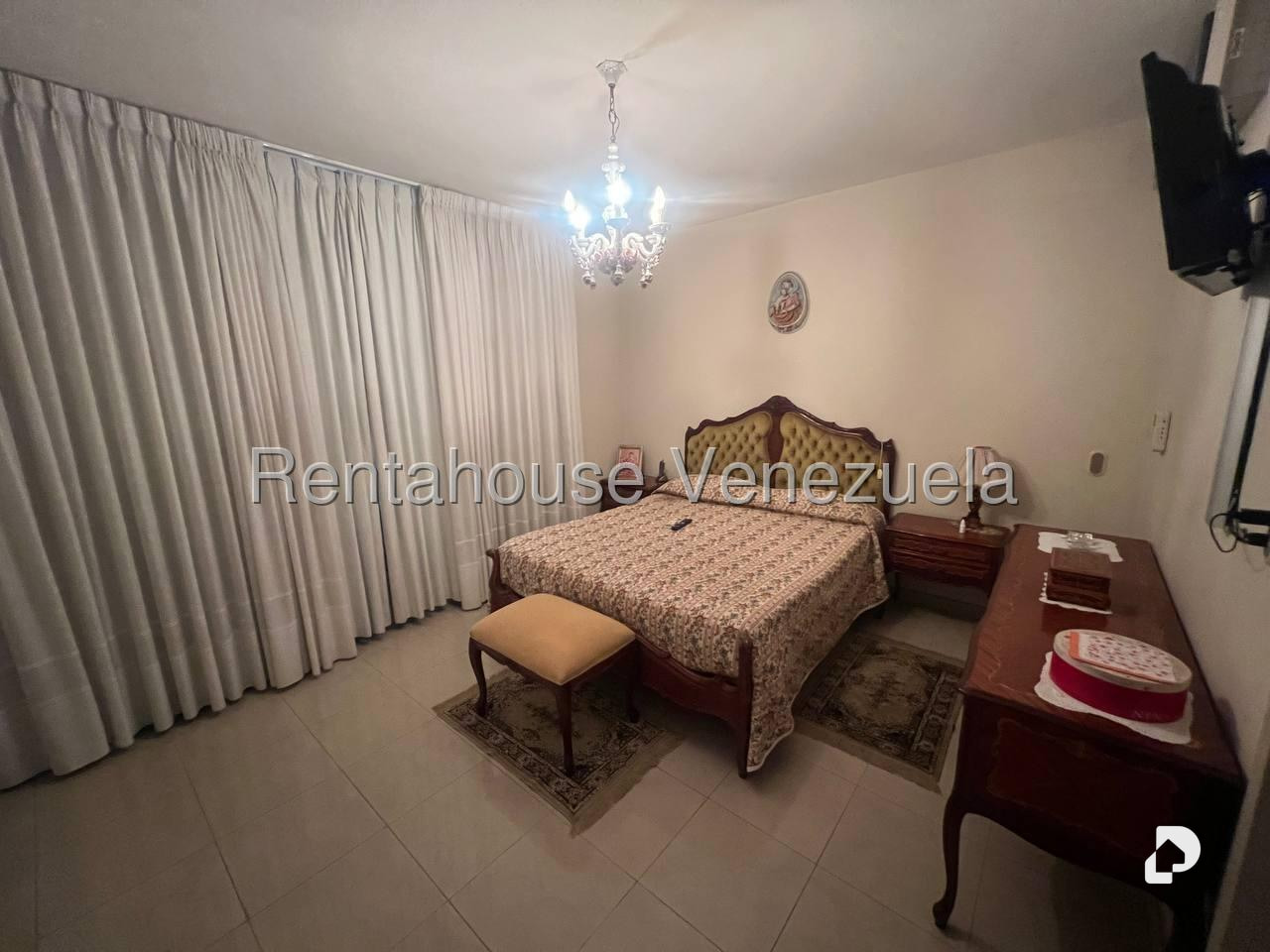 House in El Marqués, Caracas – 9