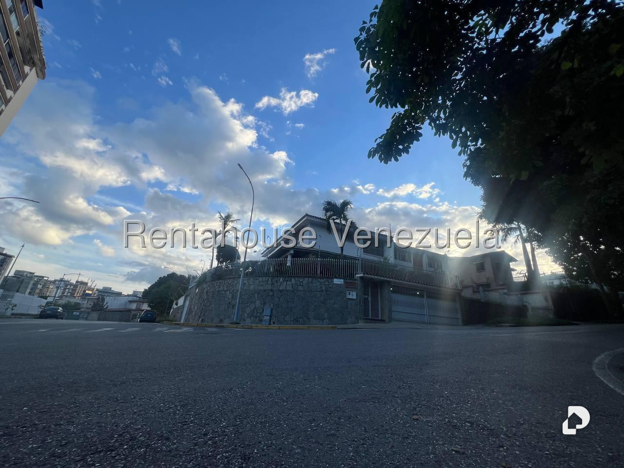 House in El Marqués, Caracas – 27