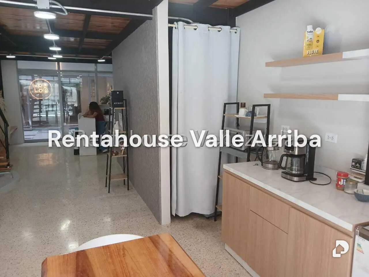Local comercial en La Trinidad, Caracas – 10