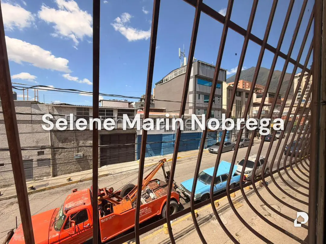 Building in Boleíta Sur, Caracas – 24