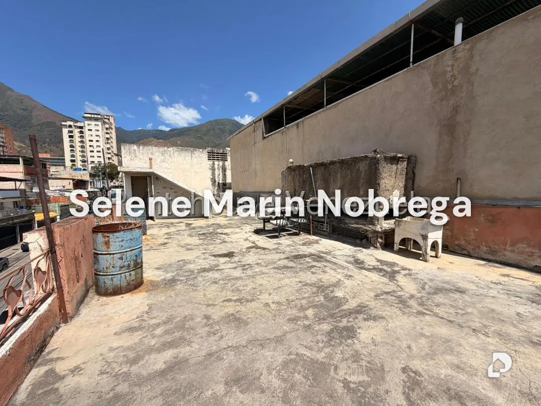 Building in Boleíta Sur, Caracas – 21