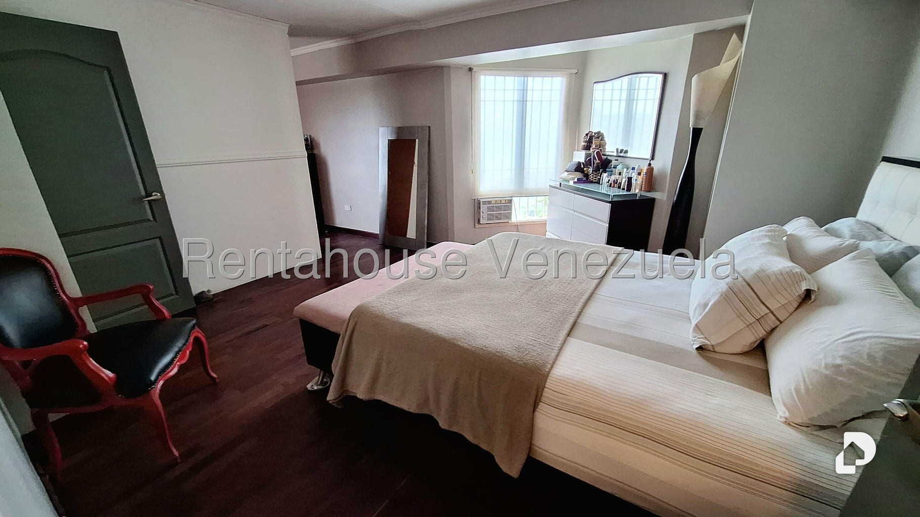 Apartamento en Miravila, Caracas – 12