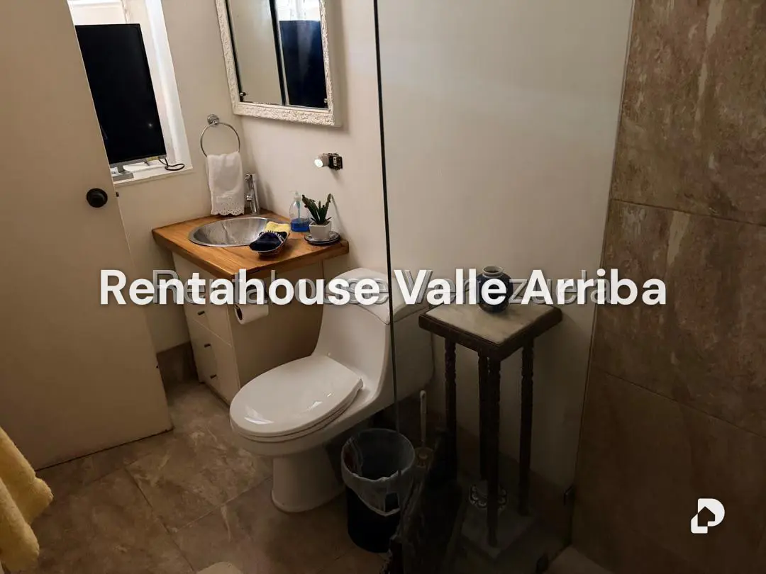 Casa en El Hatillo, Caracas – 30