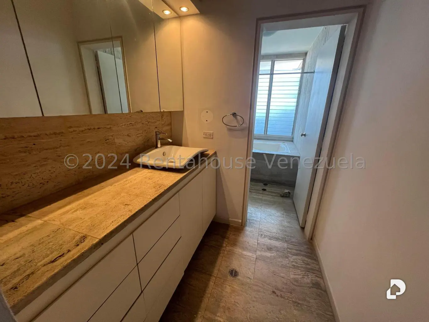 Apartamento en Lomas de Las Mercedes, Caracas – 16