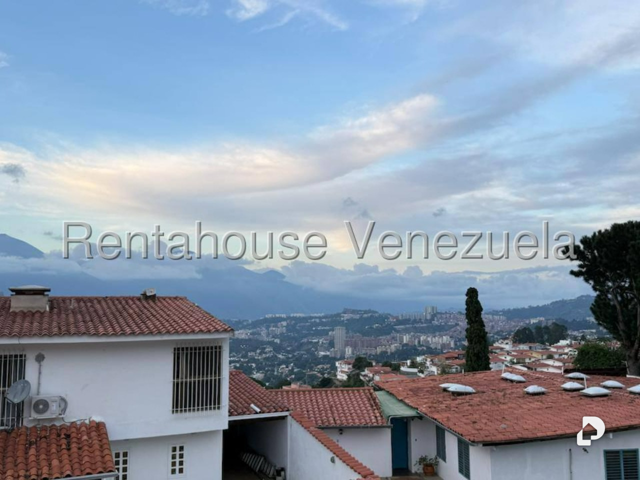 Casa en Alto Prado, Caracas – 20