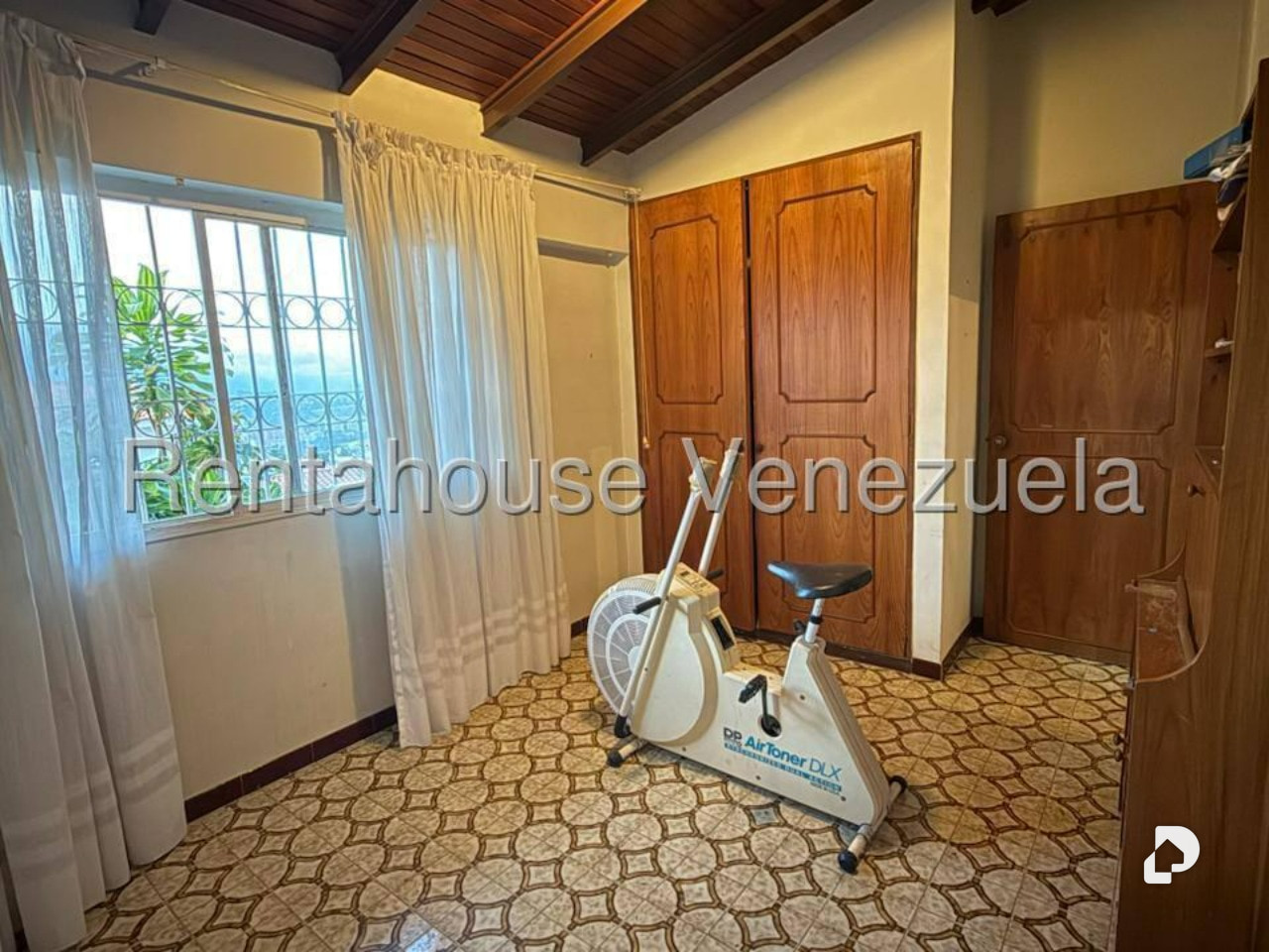 Casa en Alto Prado, Caracas – 17