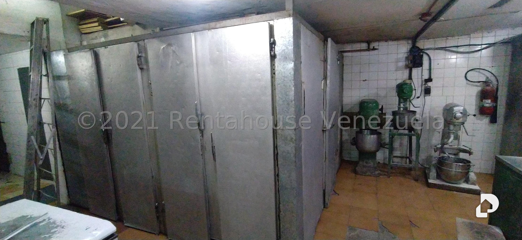 Local comercial en Las Acacias, Caracas – 19