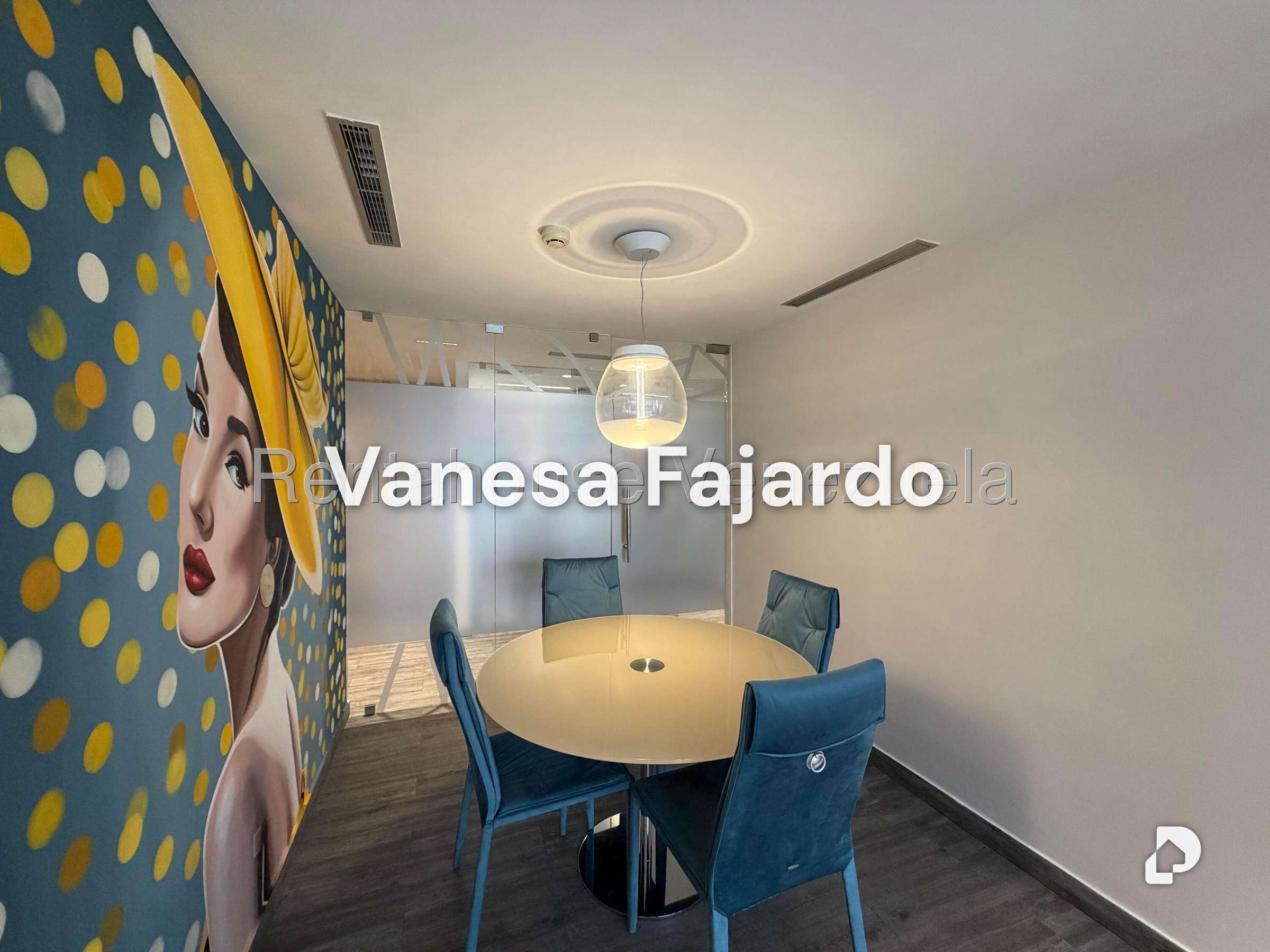 Office in El Rosal, Caracas – 17