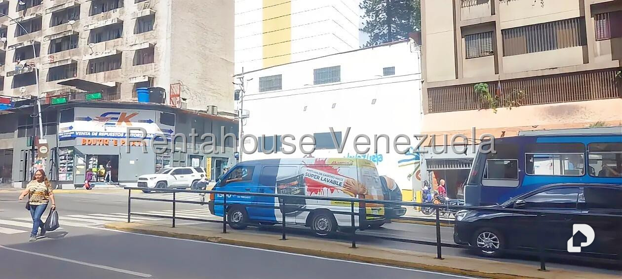 Local comercial en Parque Central, Caracas – 12