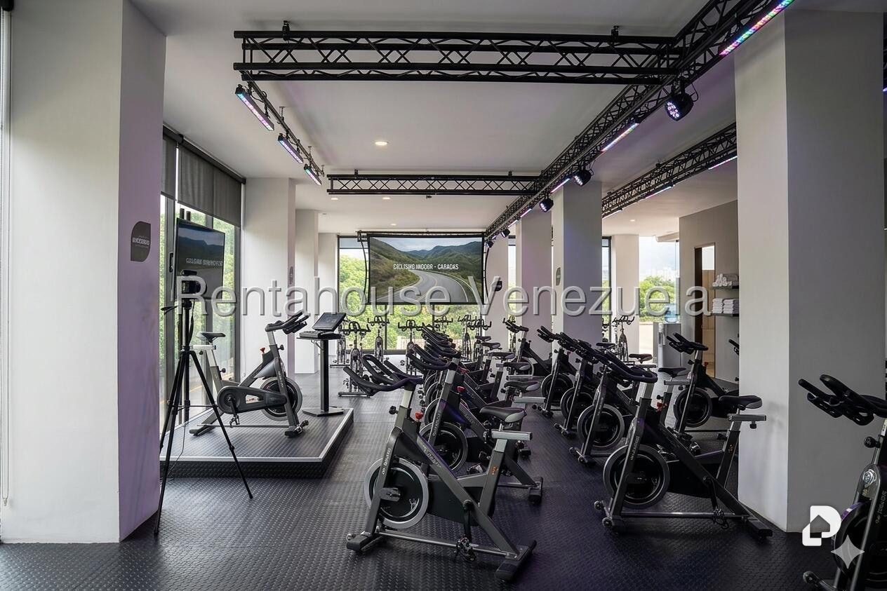 Local comercial en Chuao, Caracas – 15