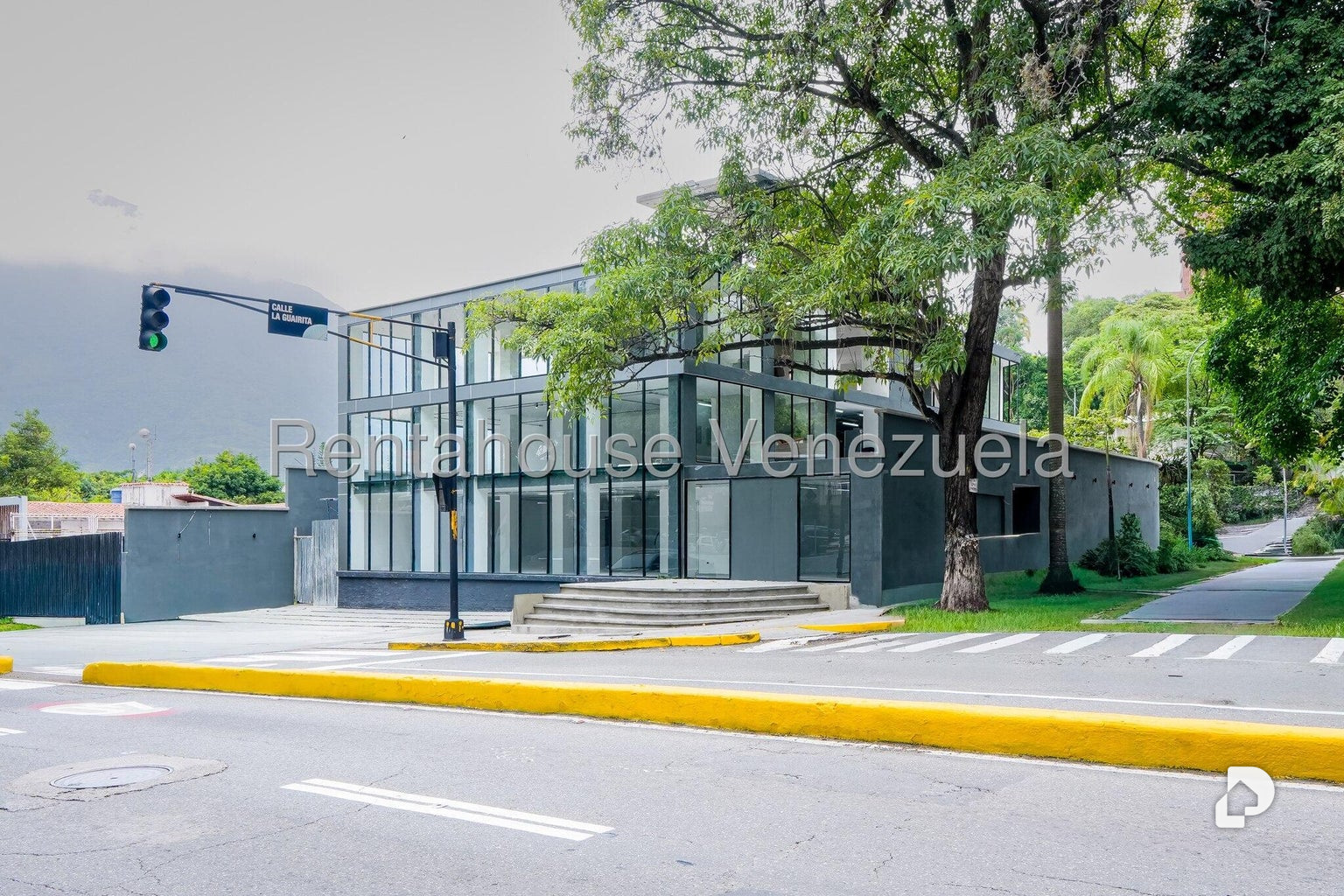 Local comercial en Chuao, Caracas – 2