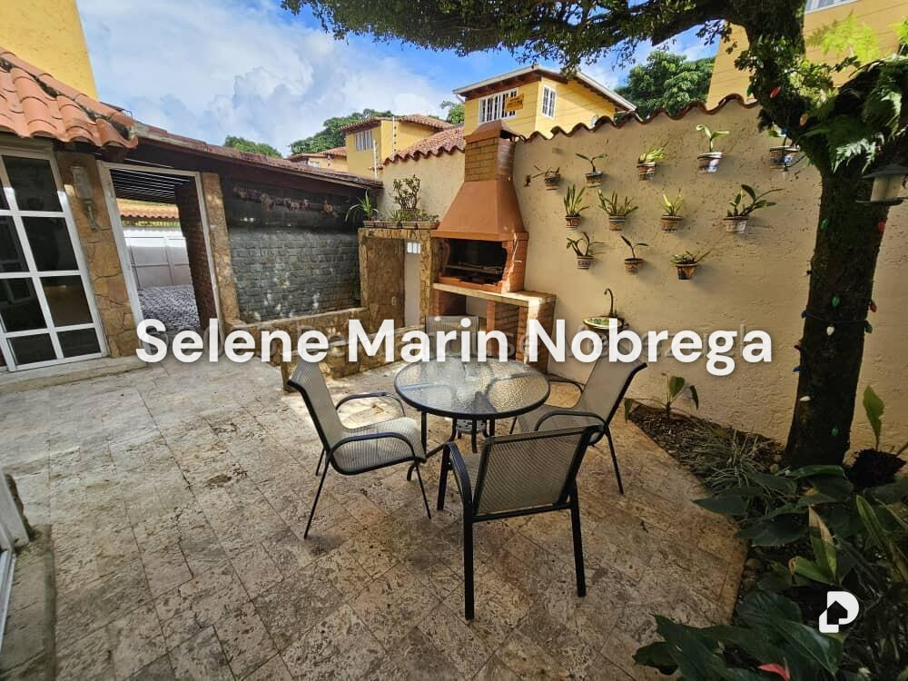 House in La Lagunita Country Club, Caracas – 27