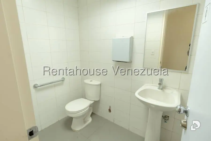 Local comercial en Boleíta Norte, Caracas – 12