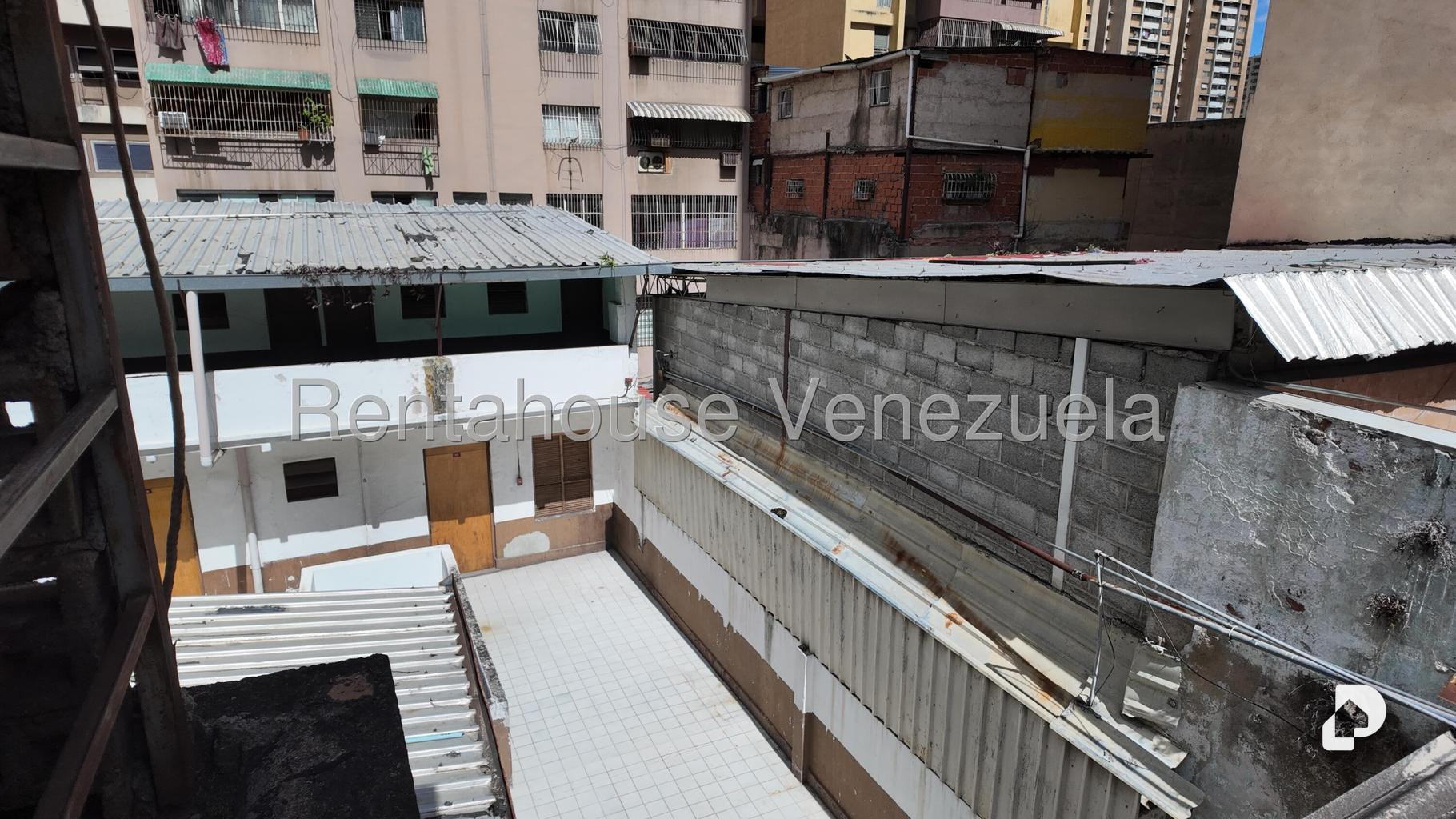 Casa en Parroquia Santa Teresa, Caracas – 11
