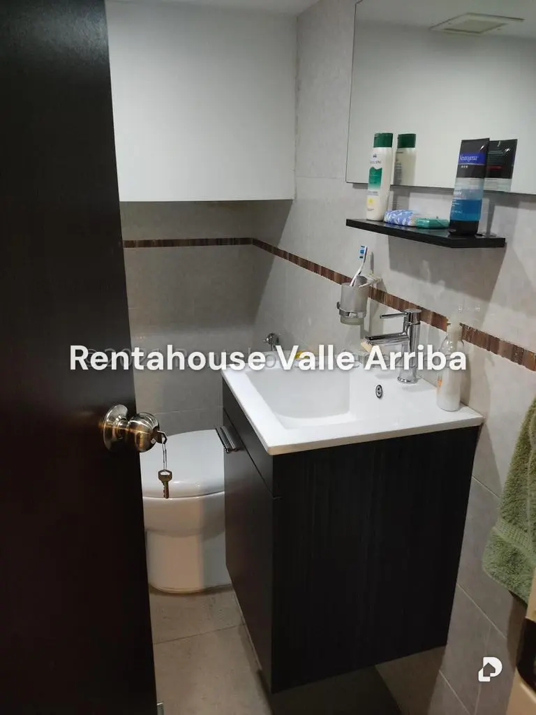 Local comercial en Las Mercedes, Caracas – 18