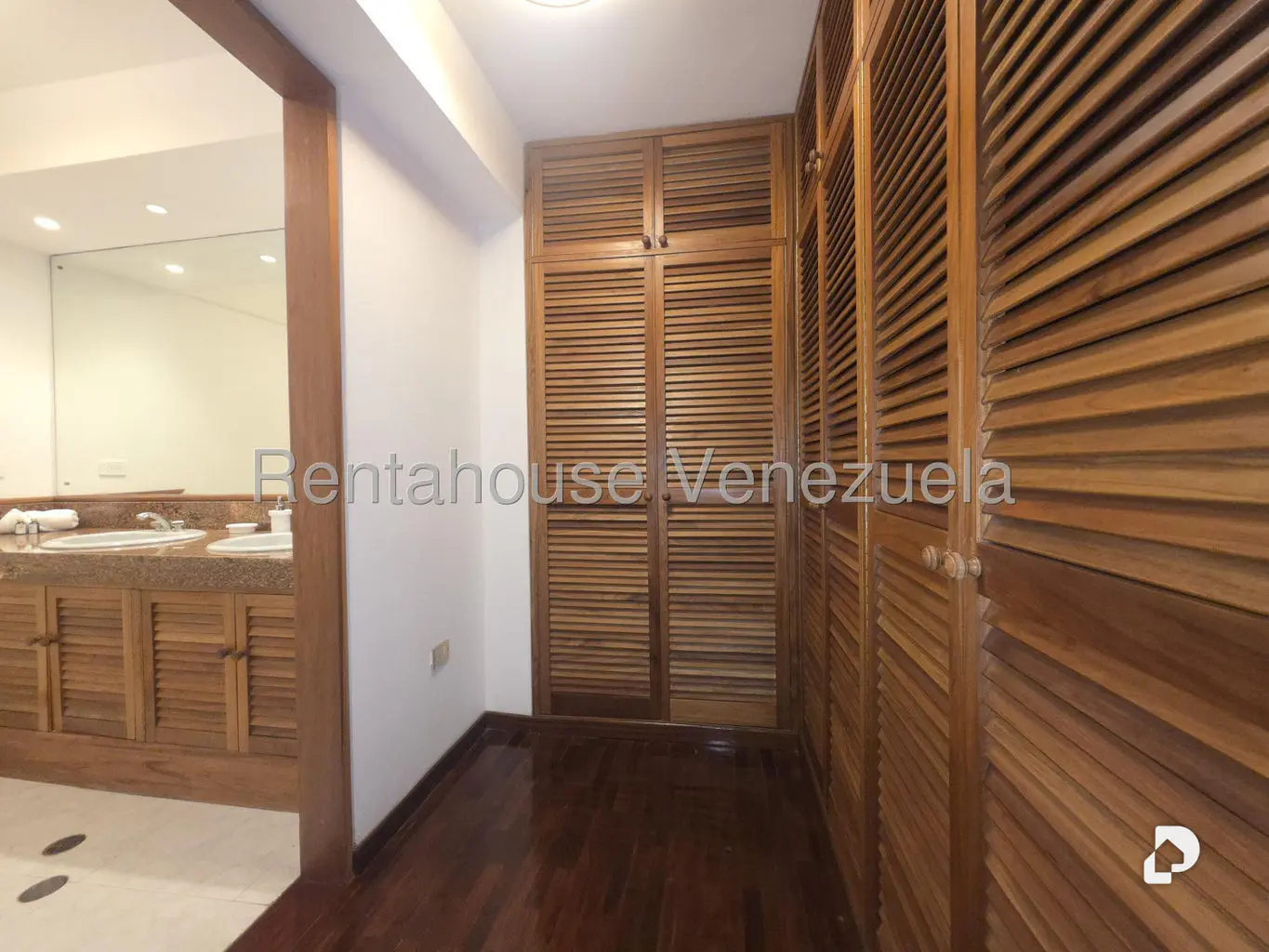 Apartamento en Las Mercedes, Caracas – 18