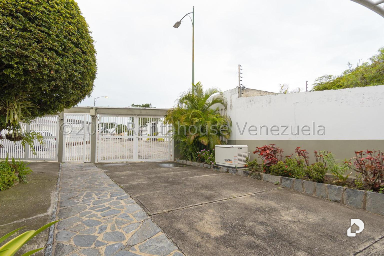 Casa en Cumbres de Curumo, Caracas – 24