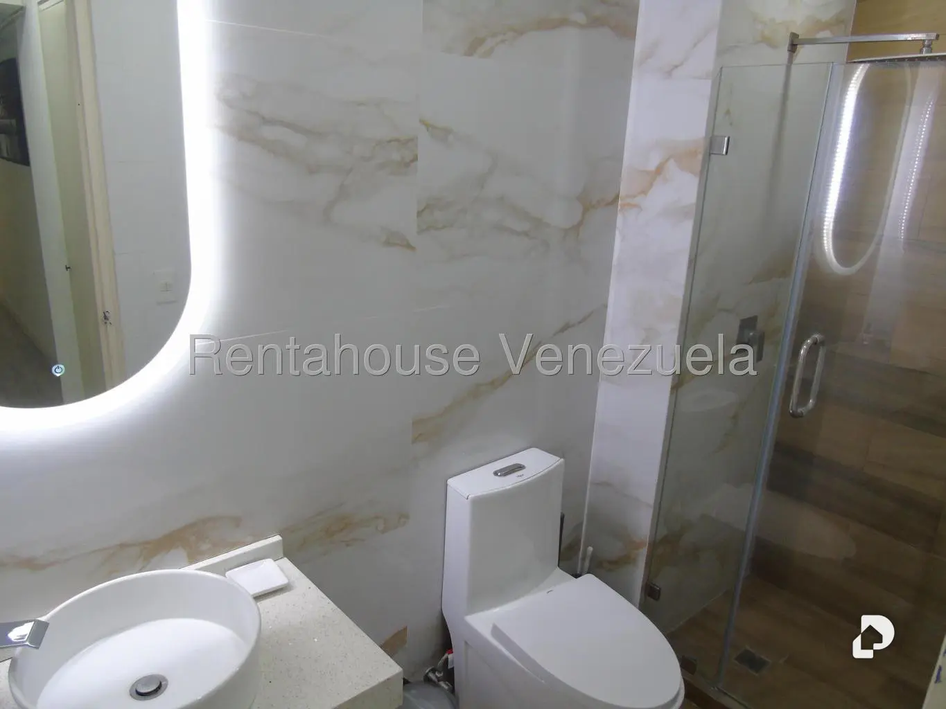 Apartamento en Los Palos Grandes, Caracas – 15
