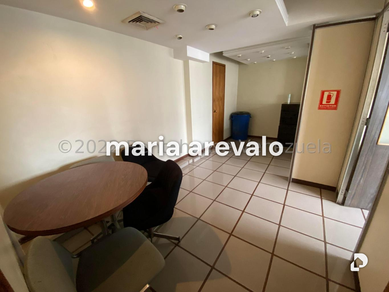 Office in El Marqués, Caracas – 9