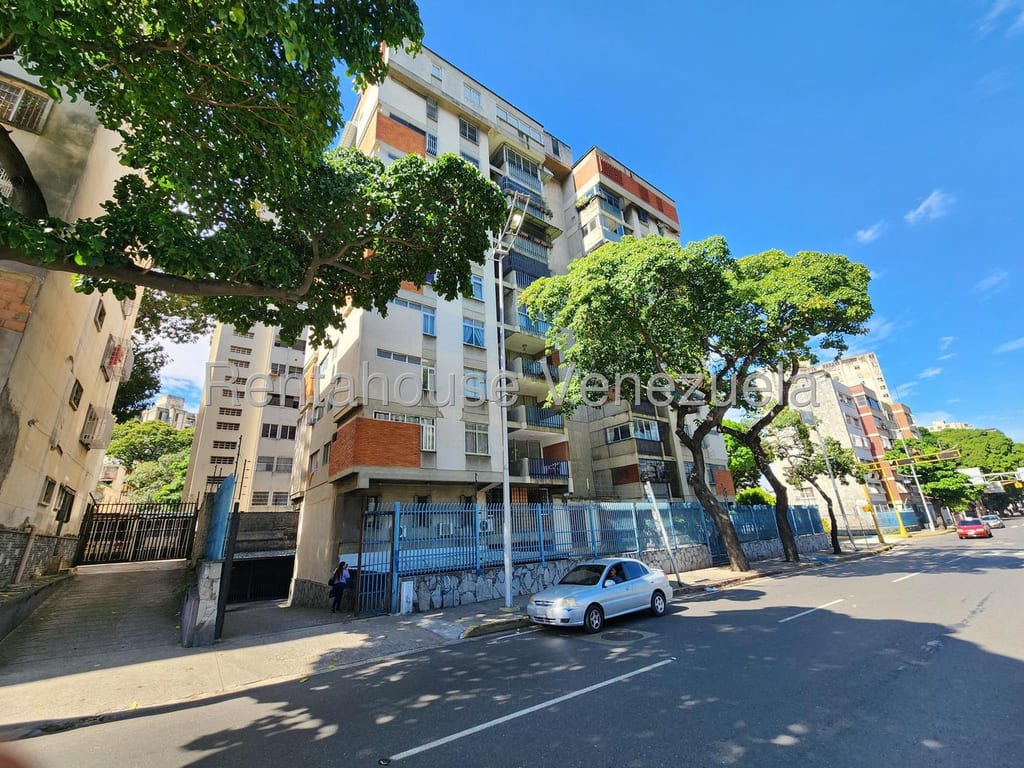 Apartamento en El Bosque, Caracas - 1