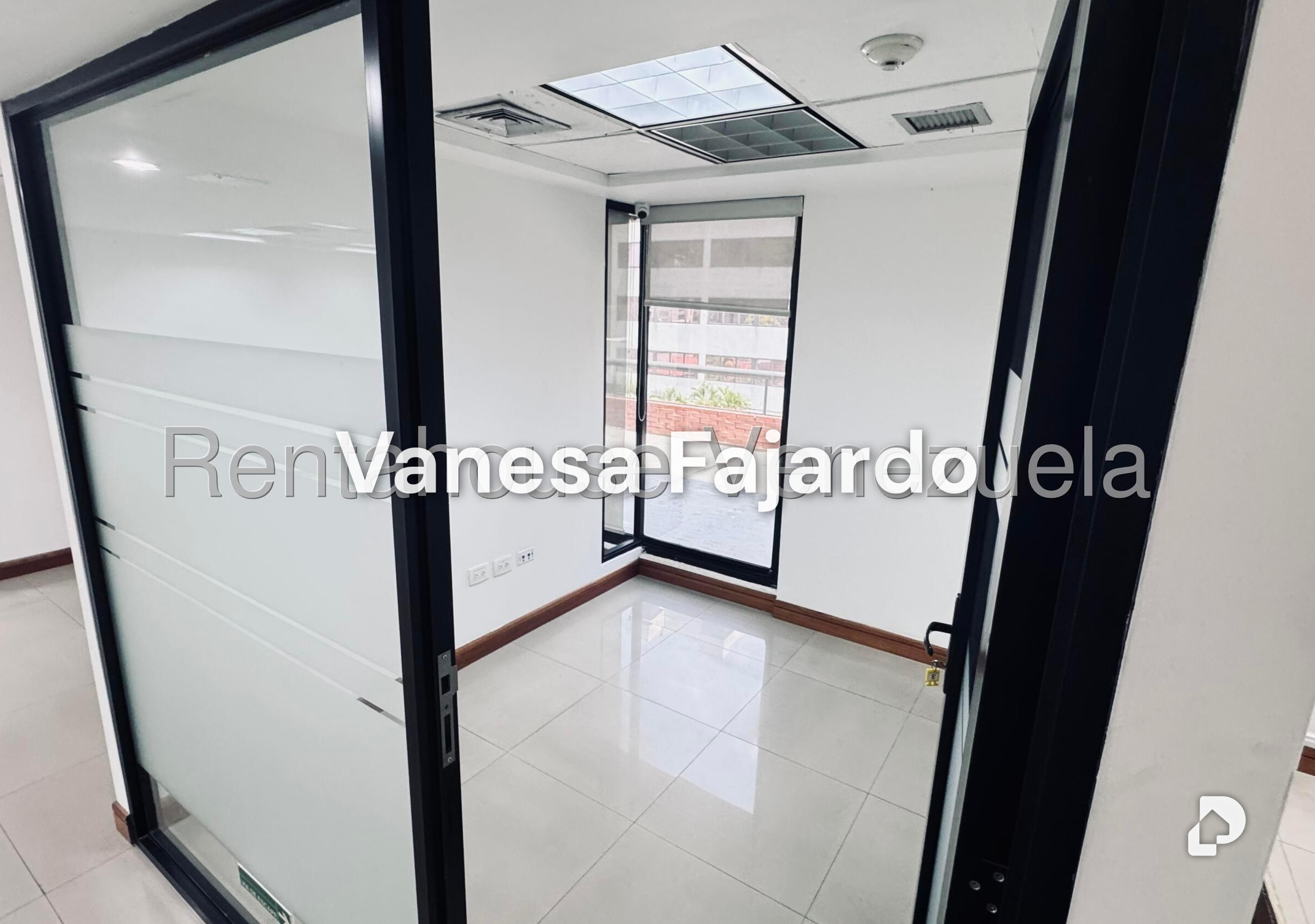 Office in El Rosal, Caracas – 17