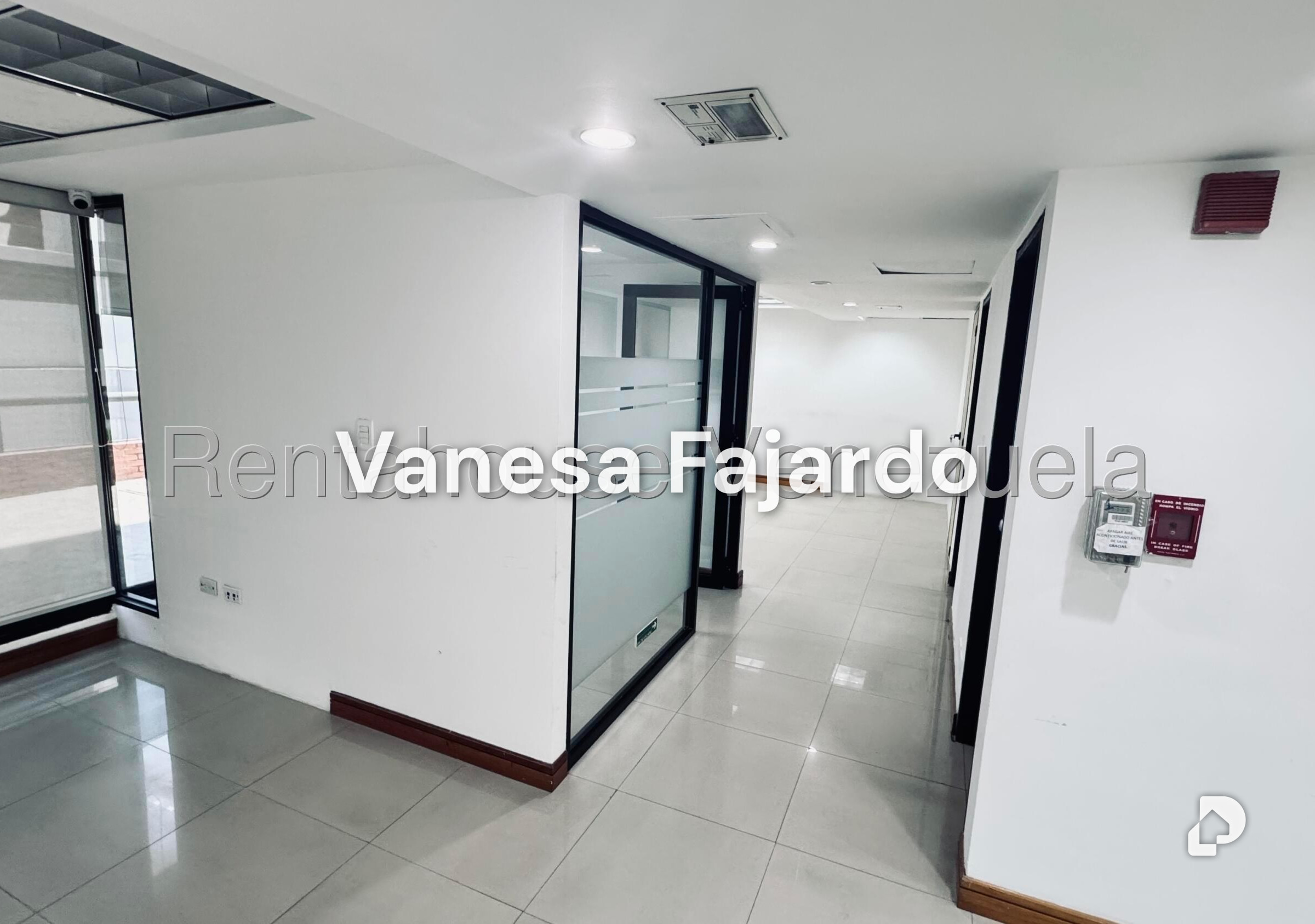 Office in El Rosal, Caracas – 18