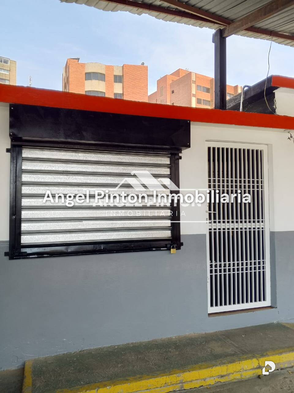 Local comercial en Avenida Cecilio Acosta, Maracaibo – 1